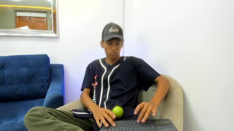 Snapshot of zane_belville chatting on May 2026 11:26:02 AM Zane Belville online show from May 2026 11:26:02 AM