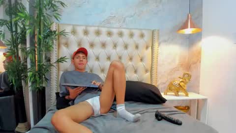 Snapshot of zane_black chatting on February 2025 04:10:02 PM Zane Black online show from February 2025 04:10:02 PM