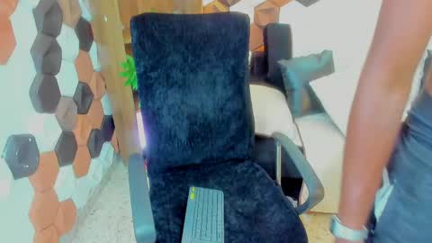 zanejordan1 online show from April 2026 07:58:01 PM