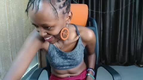 Snapshot of zara_lae chatting on February 2025 06:53:02 AM nicky online show from February 2025 06:53:02 AM