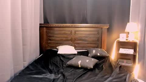 zara_lovexoxo online show from June 2026 04:24:02 PM