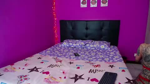 Snapshot of zara_tattoox chatting on December 2024 10:19:01 PM ZARA ANYELINA online show from December 2024 10:19:01 PM