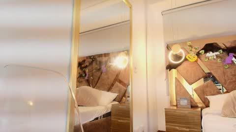 Snapshot of zarah_andrews chatting on October 2025 12:31:01 PM Zarah Andrews online show from October 2025 12:31:01 PM