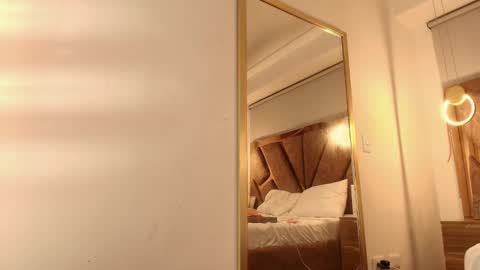 Snapshot of zarah_andrews chatting on November 2025 12:04:02 PM Zarah Andrews online show from November 2025 12:04:02 PM