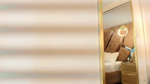 Snapshot of zarah_andrews chatting on December 2025 12:03:02 PM Zarah Andrews online show from December 2025 12:03:02 PM