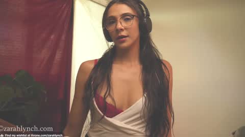 Snapshot of zarahlynch chatting on December 2024 06:25:01 PM Miss Lynch   Next show  2911 online show from December 2024 06:25:01 PM