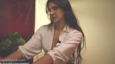 Snapshot of zarahlynch chatting on January 2025 09:25:01 PM Miss Lynch   Next show  2911 online show from January 2025 09:25:01 PM