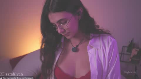 Snapshot of zarahlynch chatting on September 2025 01:00:01 AM Miss Lynch   Next show  2911 online show from September 2025 01:00:01 AM