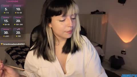 Snapshot of zaramuley chatting on October 2025 11:49:01 PM Zara muley online show from October 2025 11:49:01 PM