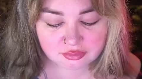 Snapshot of zarareign_ chatting on June 2026 07:34:01 PM Lola online show from June 2026 07:34:01 PM
