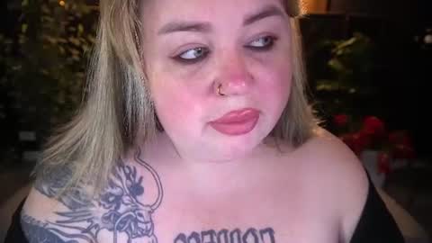Snapshot of zarareign_ chatting on July 2026 07:29:02 PM Lola online show from July 2026 07:29:02 PM