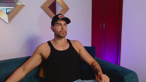 Snapshot of zarekfox chatting on November 2025 07:13:02 PM Zarek online show from November 2025 07:13:02 PM