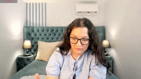 Zarifa online show from November 2025 01:47:02 PM