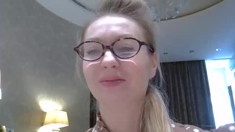 Snapshot of zarinaswift chatting on May 2026 04:41:02 AM Zarina Swift online show from May 2026 04:41:02 AM