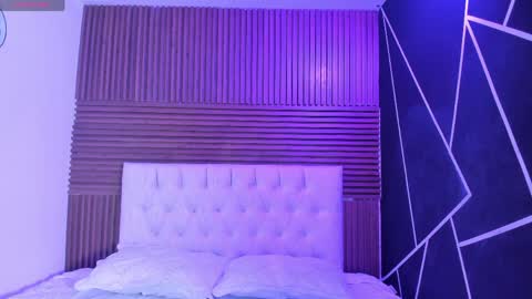 Zarina Waynne online show from April 2026 01:09:02 PM