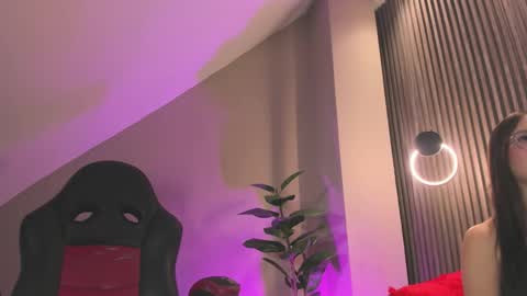 Snapshot of zary_saenz chatting on November 2025 01:11:02 PM Zary online show from November 2025 01:11:02 PM