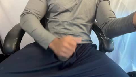 Snapshot of zaystaxz chatting on November 2025 05:24:01 PM Z A Y online show from November 2025 05:24:01 PM