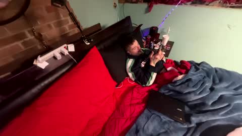 Snapshot of zbud1992 chatting on February 2025 10:39:02 AM zbud1992 online show from February 2025 10:39:02 AM