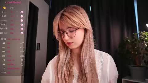 Snapshot of zegoi chatting on October 2025 01:55:02 PM Avi online show from October 2025 01:55:02 PM