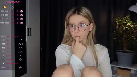 Snapshot of zegoi chatting on November 2025 01:32:02 PM Avi online show from November 2025 01:32:02 PM