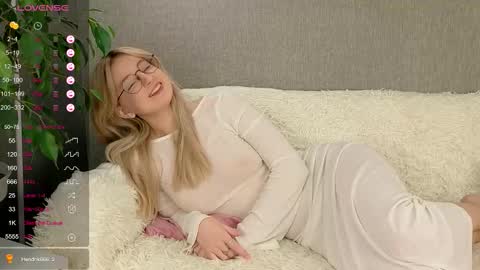 Snapshot of zegoi chatting on December 2025 02:15:01 PM Avi online show from December 2025 02:15:01 PM