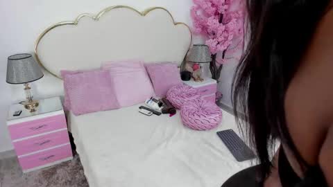 zendayarosse online show from April 2026 09:46:01 PM