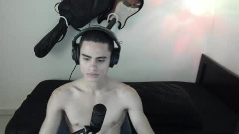 Snapshot of zenhzu chatting on January 2025 09:34:01 PM zenzhu online show from January 2025 09:34:01 PM