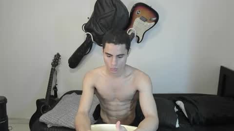 Snapshot of zenhzu chatting on January 2025 07:57:01 PM zenzhu online show from January 2025 07:57:01 PM