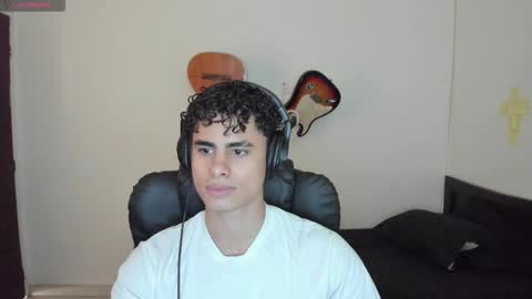 Snapshot of zenhzu chatting on November 2025 01:33:02 PM zenzhu online show from November 2025 01:33:02 PM