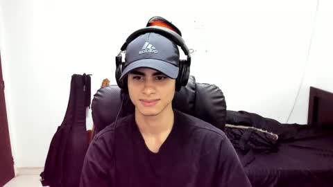 zenzhu online show from December 2025 04:29:02 AM