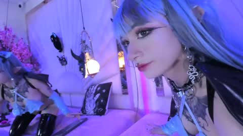    online show from December 2024 02:11:02 PM