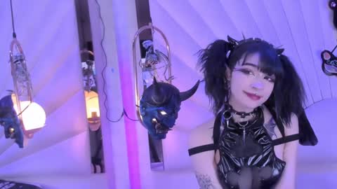    online show from December 2024 02:06:02 PM