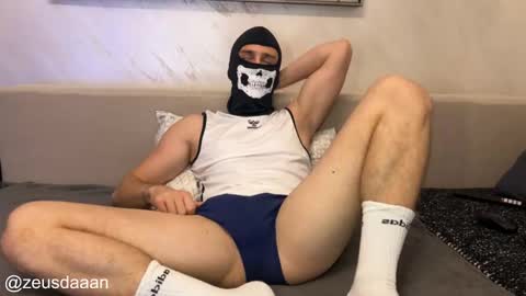 Snapshot of zeusdaaan chatting on October 2025 09:04:02 PM Zeus online show from October 2025 09:04:02 PM