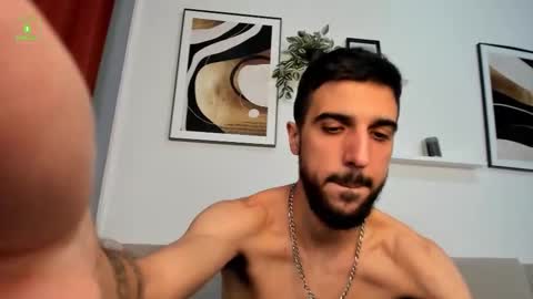 Snapshot of zeyn_edwards chatting on September 2025 04:18:01 PM ZEYN online show from September 2025 04:18:01 PM