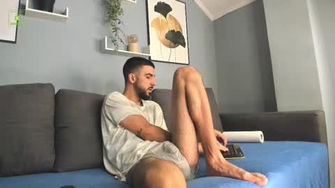 Snapshot of zeyn_edwards chatting on September 2025 05:20:02 AM ZEYN online show from September 2025 05:20:02 AM