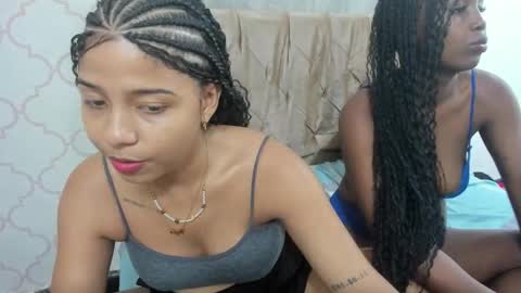 Snapshot of zeynep_20_ chatting on December 2025 10:20:01 AM zeynep_20_ online show from December 2025 10:20:01 AM