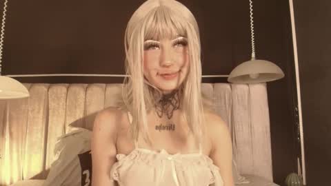 Snapshot of zhally_dee chatting on December 2025 07:31:01 PM zhally_dee online show from December 2025 07:31:01 PM