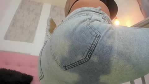 ZHAMIRA  ANDRES online show from April 2026 07:45:01 PM