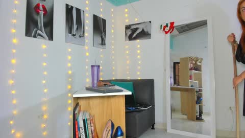 Snapshot of zhara_becherovka chatting on January 2025 07:29:01 PM Zhara online show from January 2025 07:29:01 PM