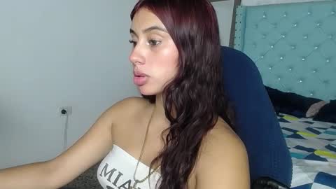 Snapshot of zharyt_sweet chatting on November 2025 01:55:02 PM Zharyt online show from November 2025 01:55:02 PM