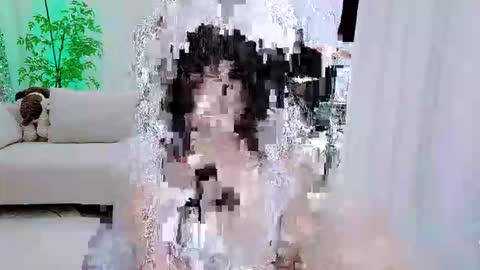 Snapshot of zhen0 chatting on November 2025 12:51:02 PM zhen online show from November 2025 12:51:02 PM