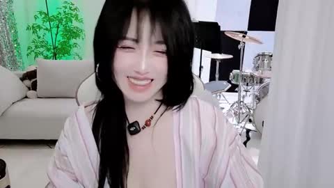 Snapshot of zhen0 chatting on November 2025 04:29:02 PM zhen online show from November 2025 04:29:02 PM