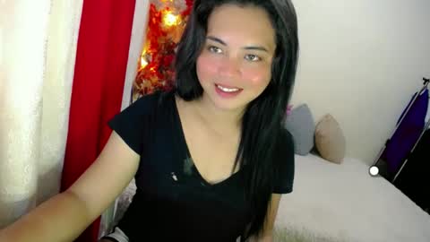 Snapshot of zhillycate chatting on January 2025 05:05:02 AM CATE online show from January 2025 05:05:02 AM