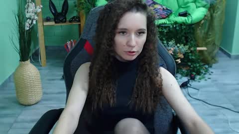 zianichols online show from February 2025 09:44:01 AM