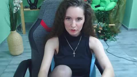 zianichols online show from February 2025 02:06:02 AM