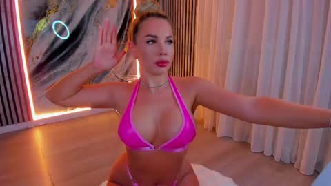 Snapshot of zinasquirts chatting on April 2026 01:03:01 AM Galli online show from April 2026 01:03:01 AM