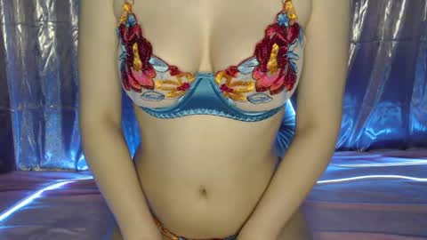 zixuan___ online show from April 2026 04:56:02 PM