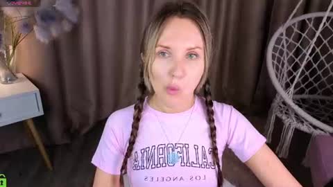 Zlata  Mon Tue Thu Fri Sun Sa GMT 3 0000pm - 0600pm  online show from July 2026 09:23:01 AM