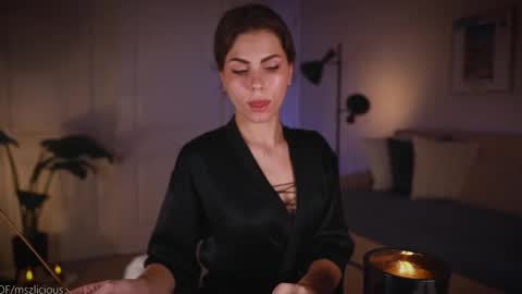 Snapshot of zlicious chatting on November 2025 11:49:02 PM Zara Join next live at 5PM EST online show from November 2025 11:49:02 PM