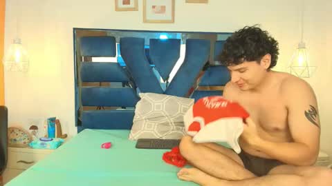 Snapshot of zoe_and_dylan_ chatting on November 2025 12:18:01 PM Zoe and dylan online show from November 2025 12:18:01 PM